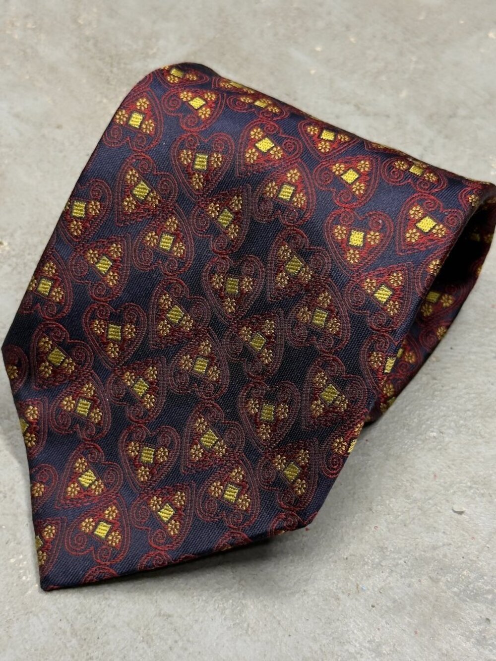 Croata Tie 100% Silk Woven Heart Pattern Blue / Red Made in Croatia 4"